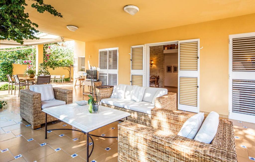 Agradable Villa Junto Al Mar Con Piscina 萨贡托 外观 照片